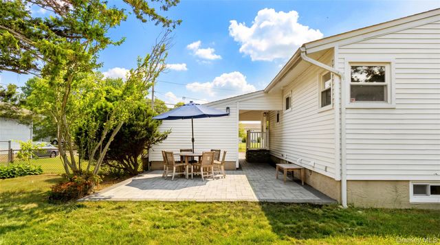 209 Loop Drive, Sayville, NY 11782