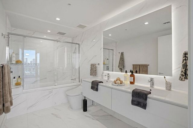 1170 E Hallandale 1003, Hallandale Beach, FL 33009