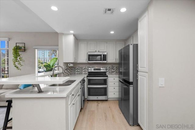 2150 Camino de la Reina 4204, San Diego, CA 92108