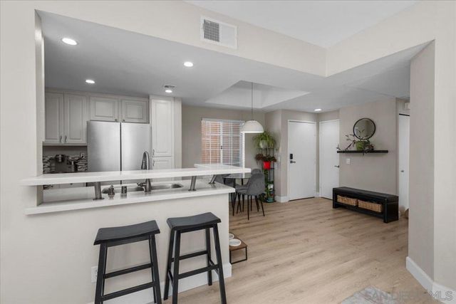 2150 Camino de la Reina 4204, San Diego, CA 92108