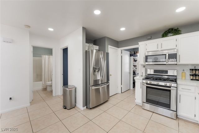 809 Bladensburg Street, Las Vegas, NV 89110