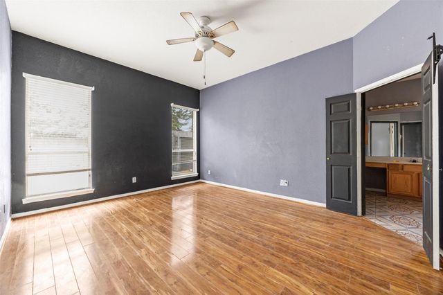 122 Mossey Oak Drive, Baytown, TX 77520