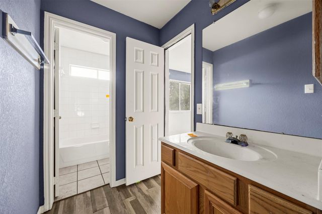 122 Mossey Oak Drive, Baytown, TX 77520