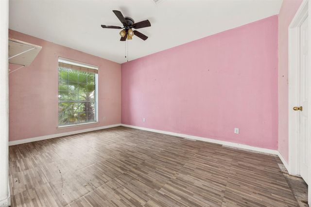 122 Mossey Oak Drive, Baytown, TX 77520
