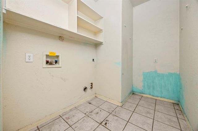 122 Mossey Oak Drive, Baytown, TX 77520