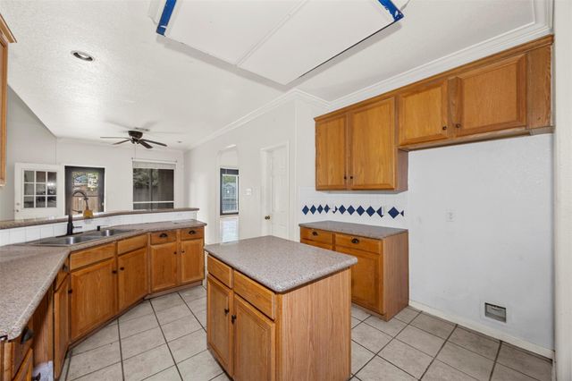 122 Mossey Oak Drive, Baytown, TX 77520