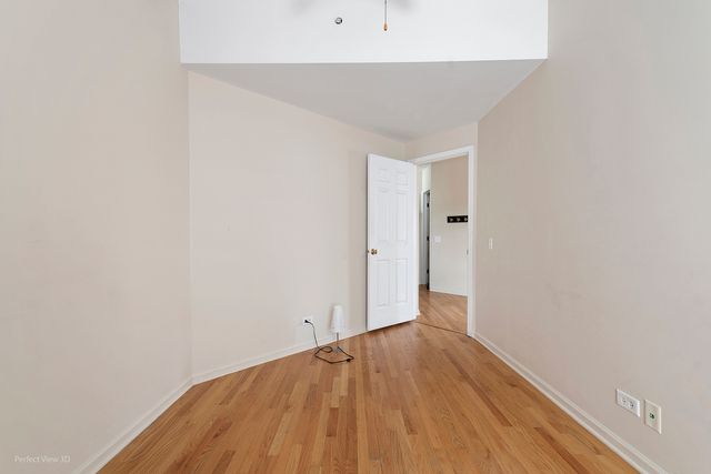 431 S HARVEY Street E, Oak Park, IL 60302