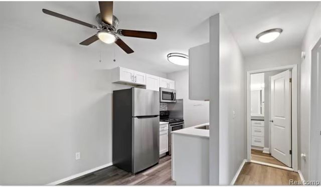 48200 W Pontiac Trail 14, Wixom, MI 48393