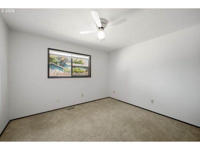 1091 Ne SUNRISE Ln, Hillsboro, OR 97124