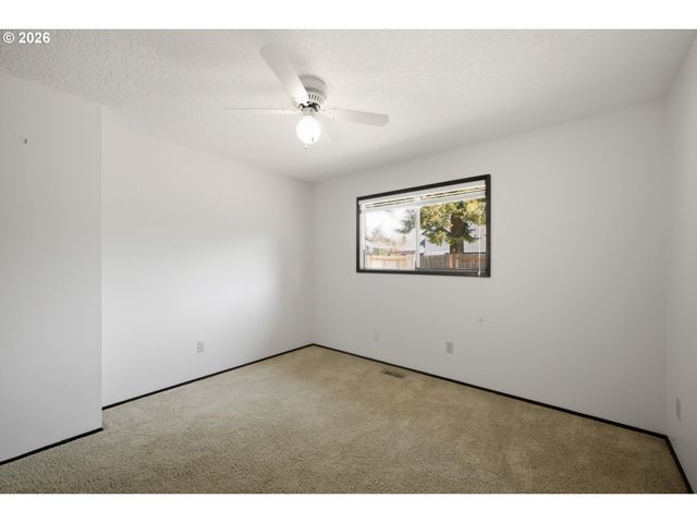 1091 Ne SUNRISE Ln, Hillsboro, OR 97124