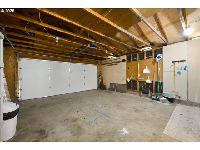 1091 Ne SUNRISE Ln, Hillsboro, OR 97124