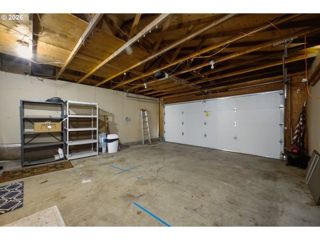1091 Ne SUNRISE Ln, Hillsboro, OR 97124
