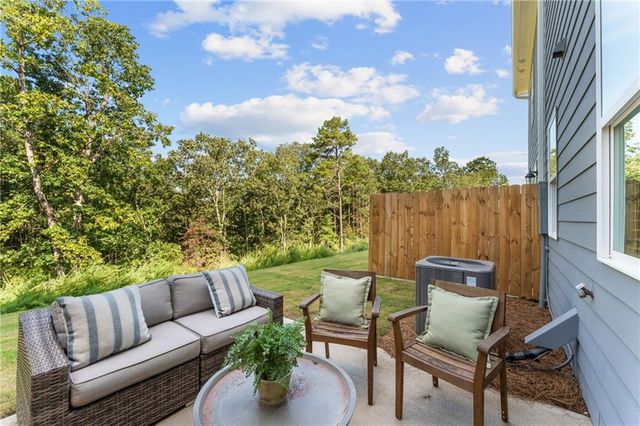 524 Crown Drive, Emerson, GA 30137