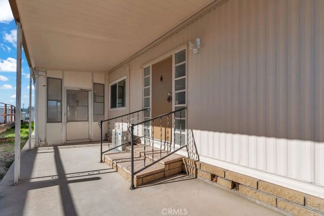 841 S Lyon, Hemet, CA 92543