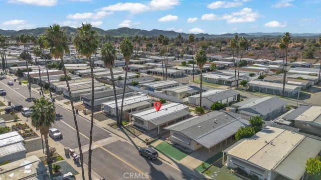 841 S Lyon, Hemet, CA 92543