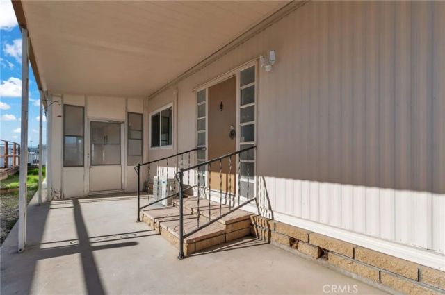 841 S Lyon, Hemet, CA 92543