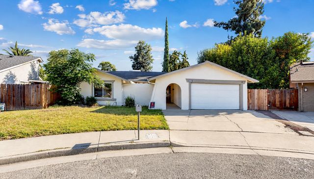 205 Oakhurst Ct, Merced, CA 95340