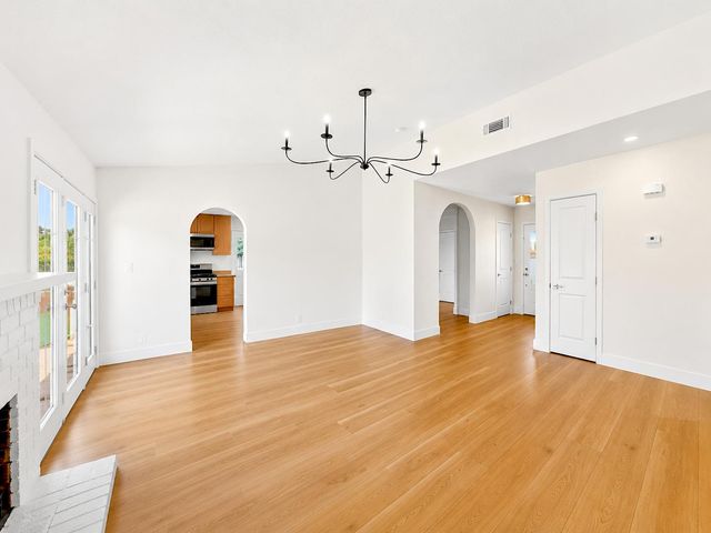 205 Oakhurst Ct, Merced, CA 95340