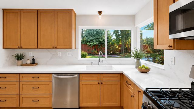 205 Oakhurst Ct, Merced, CA 95340