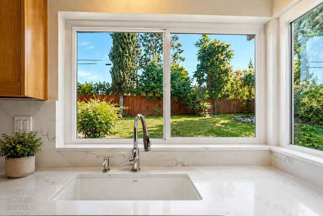 205 Oakhurst Ct, Merced, CA 95340