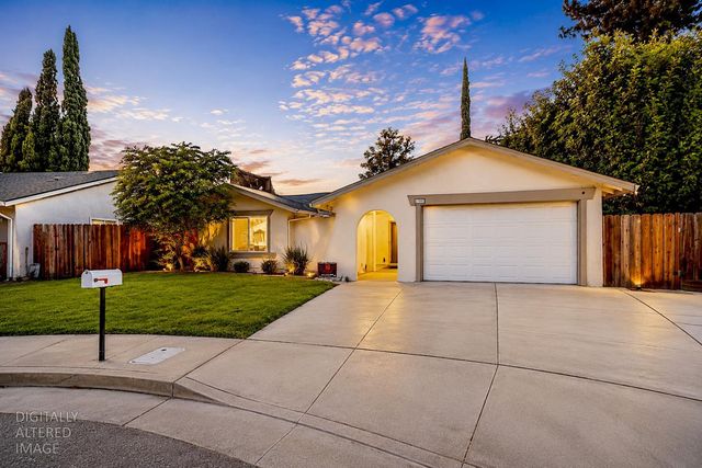 205 Oakhurst Ct, Merced, CA 95340