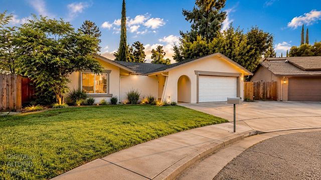 205 Oakhurst Ct, Merced, CA 95340