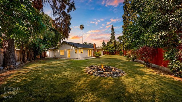 205 Oakhurst Ct, Merced, CA 95340