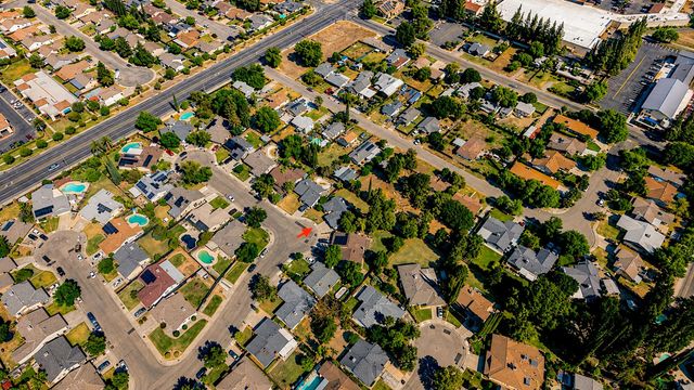 205 Oakhurst Ct, Merced, CA 95340