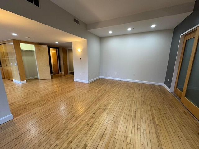 106 N High Street, 401, Columbus, OH 43215
