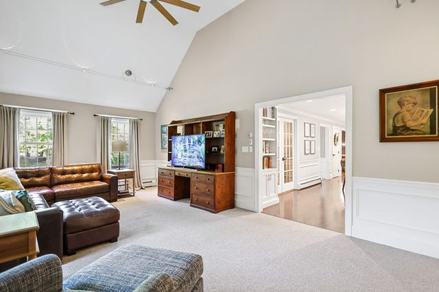 2 Holly Lane, Haverhill, MA 01835