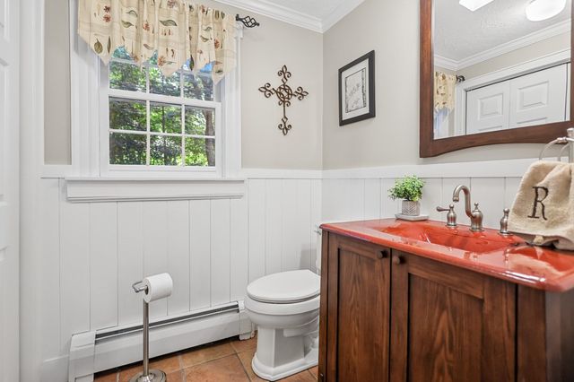 2 Holly Lane, Haverhill, MA 01835