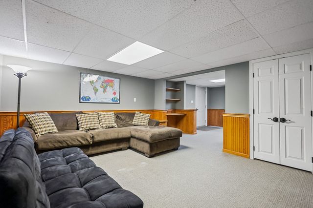2 Holly Lane, Haverhill, MA 01835