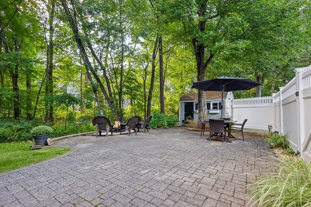 2 Holly Lane, Haverhill, MA 01835