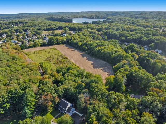 2 Holly Lane, Haverhill, MA 01835