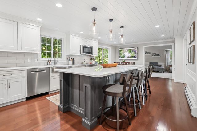 2 Holly Lane, Haverhill, MA 01835