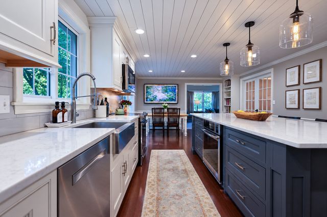 2 Holly Lane, Haverhill, MA 01835