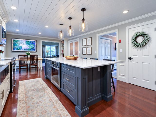 2 Holly Lane, Haverhill, MA 01835