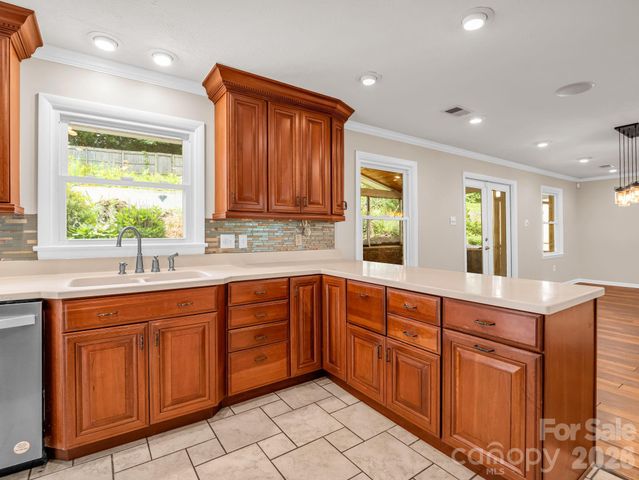 111 Dogwood Drive, Black Mountain, NC 28711