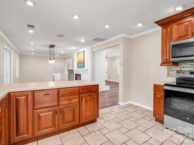 111 Dogwood Drive, Black Mountain, NC 28711