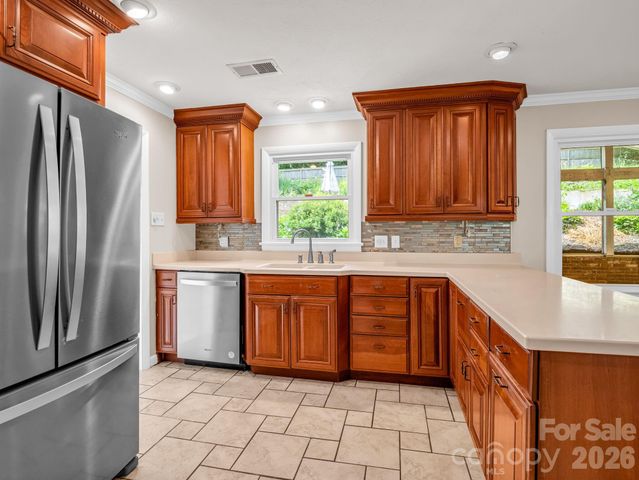 111 Dogwood Drive, Black Mountain, NC 28711
