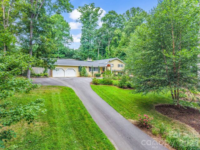 111 Dogwood Drive, Black Mountain, NC 28711