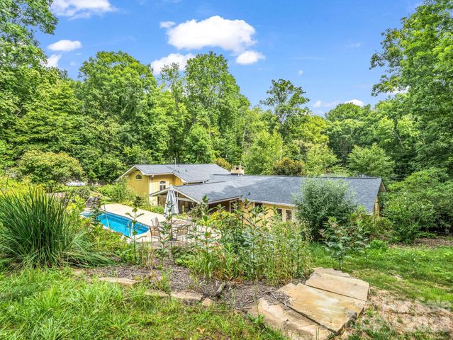 111 Dogwood Drive, Black Mountain, NC 28711