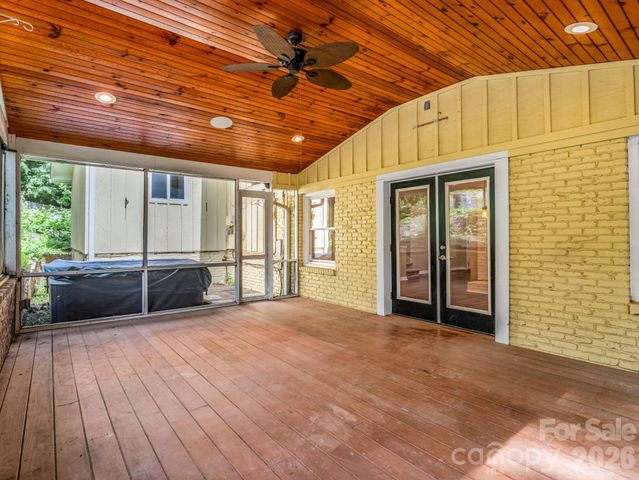 111 Dogwood Drive, Black Mountain, NC 28711