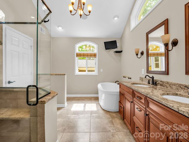 111 Dogwood Drive, Black Mountain, NC 28711