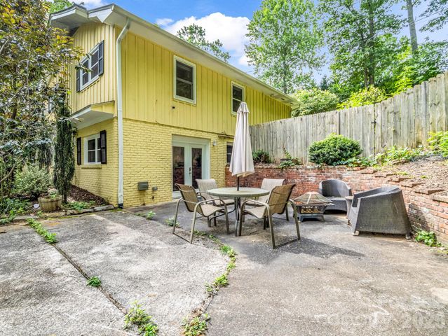 111 Dogwood Drive, Black Mountain, NC 28711