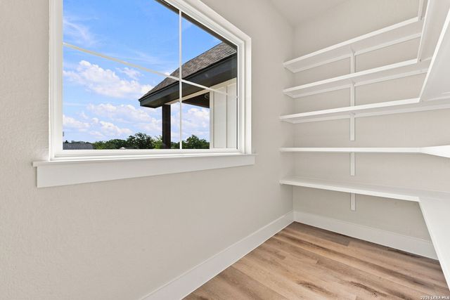 120 ASH PKWY, La Vernia, TX 78121