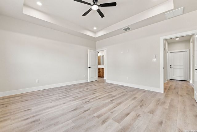 120 ASH PKWY, La Vernia, TX 78121