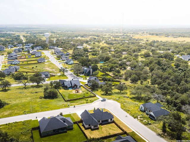 120 ASH PKWY, La Vernia, TX 78121
