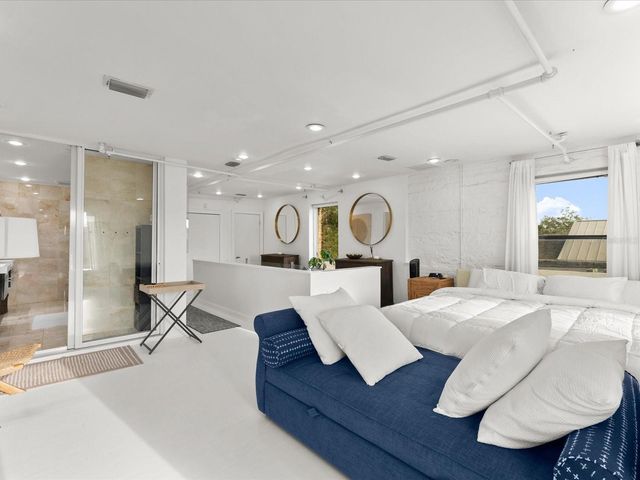 307 S PALMETTO AVENUE, Daytona Beach, FL 32114