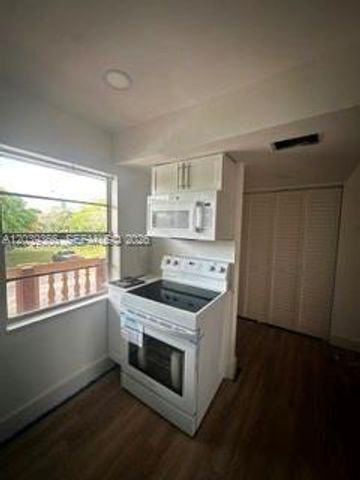 9272 SW 3rd St 413, Boca Raton, FL 33428